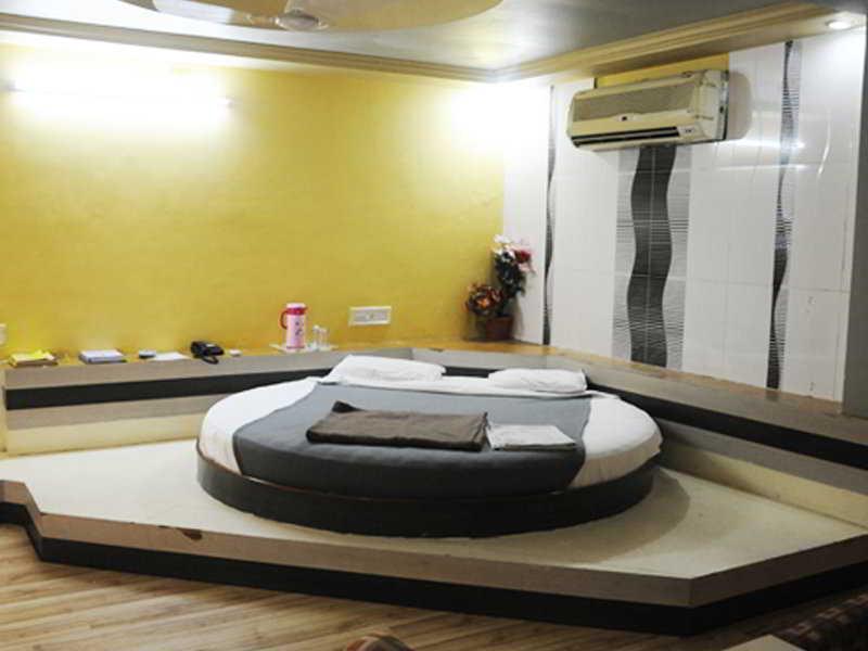Neelkanth Paradise Hotel Ahmedabad Exterior photo